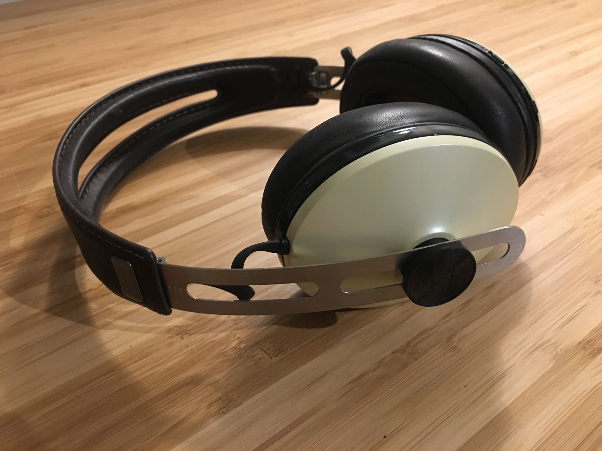 Sennheiser momentum wireless online ivory